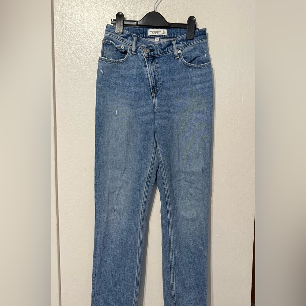 Classic Blue Abercrombie & Fitch 90s Straight Ultra High Rise Denim Jeans - Picture 2 of 2